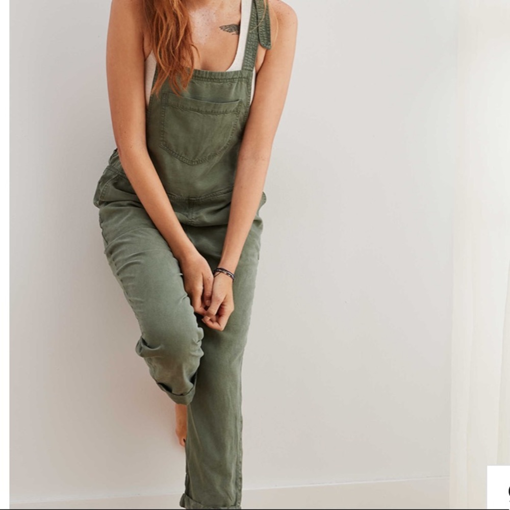 🍾Aerie Overalls size Small🍾